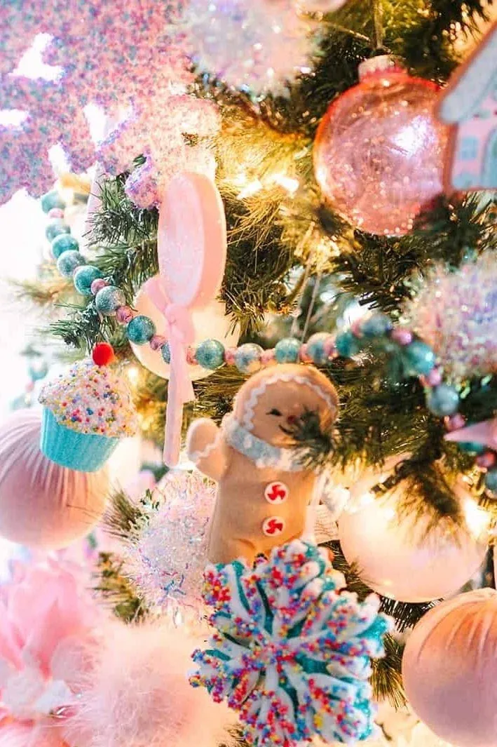 A Pastel Sugar and Spice bedroom for the sweetest little girl — Holly Hanna Floral