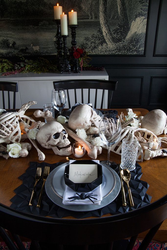 A Spooky Supper Setting - The Makerista