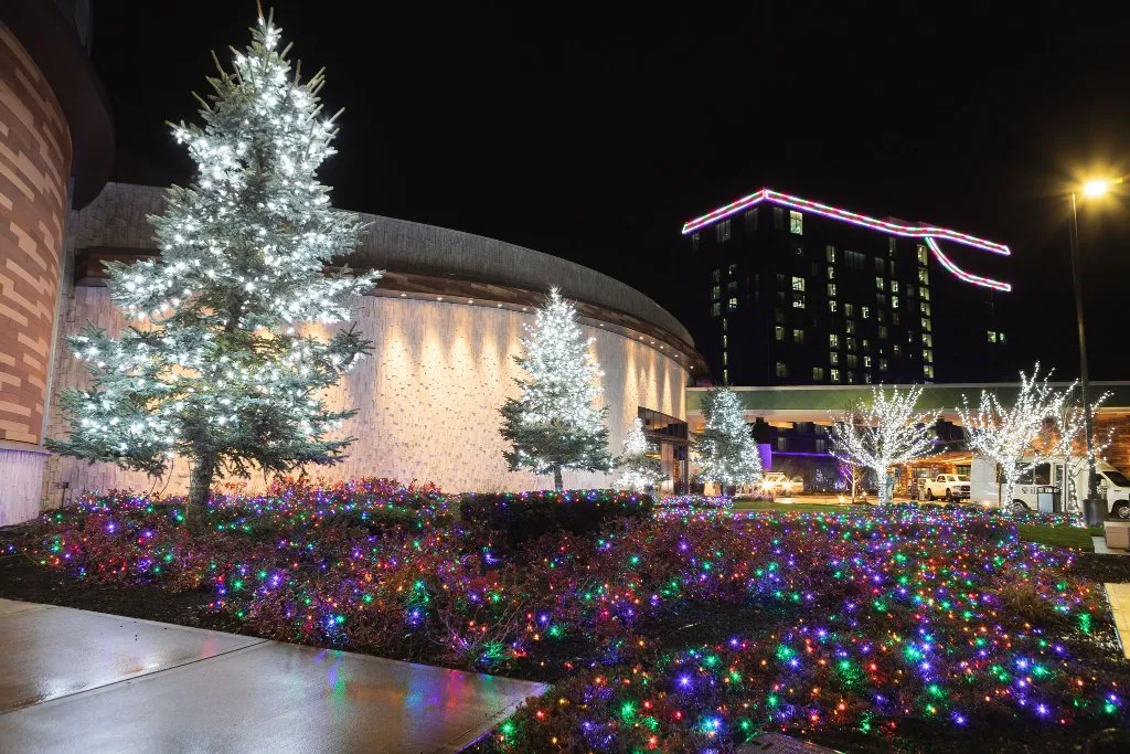 About Us | Commercial Holiday Decorators – Portland's Christmas Decorating  Experts