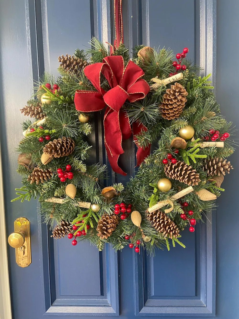 Artifical Farmhouse Christmas Wreath with Red Berries, Bells & Bow – Aussie Made Christmas
