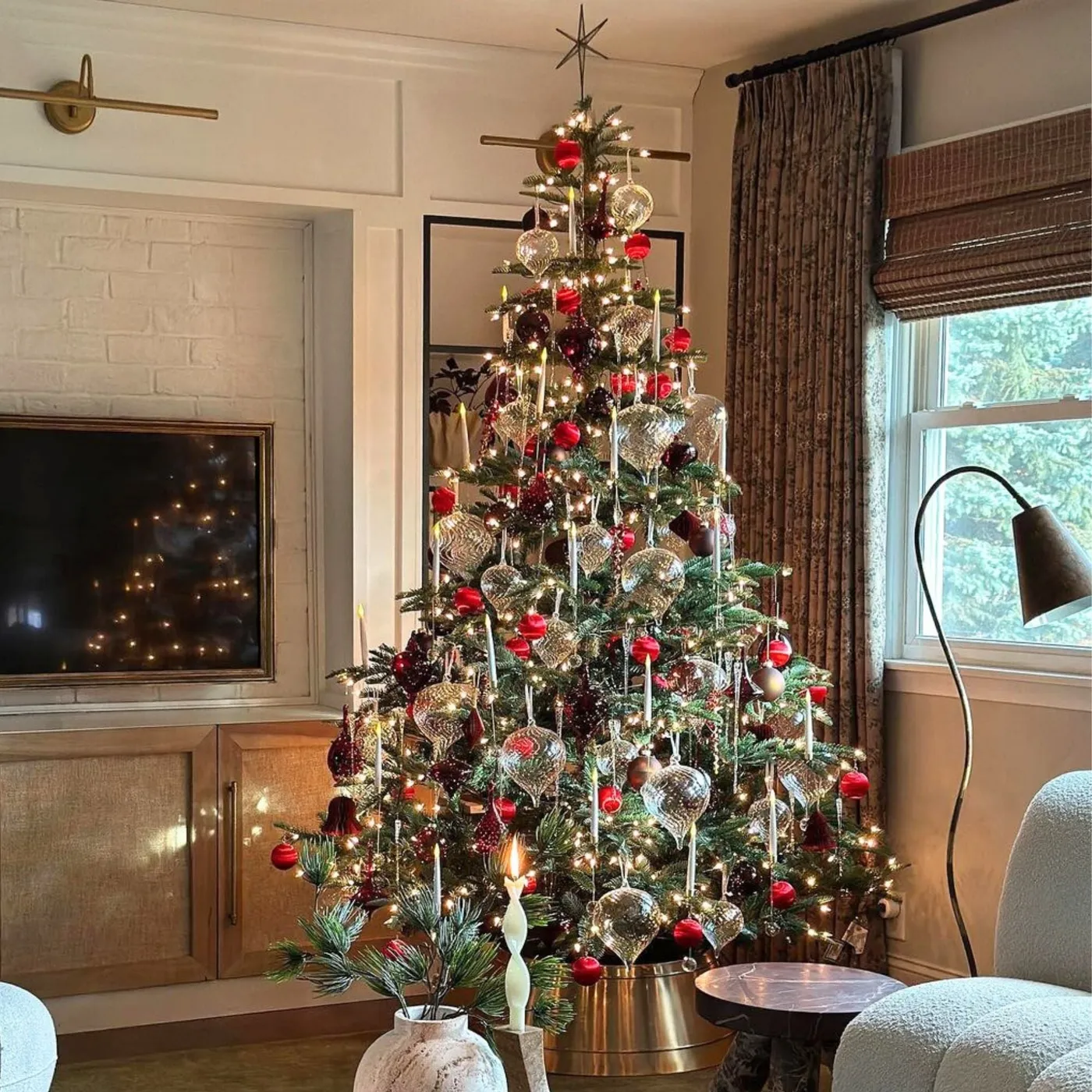 Artificial Tree Clear Decorated Tree Christmas Trees 9' Frosted Swiss Pine Artificial  Christmas Tree With 700