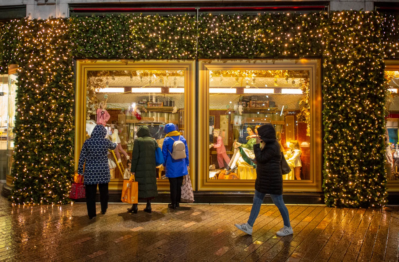 Brown Thomas Cork unveils Traditional Christmas Window Display | TheCork.ie (News & Entertainment)