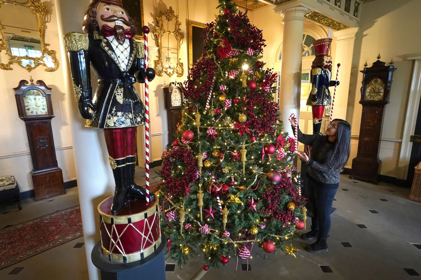 Butlers trained by Prince's Foundation bring Christmas cheer to Dumfries  House | The Independent