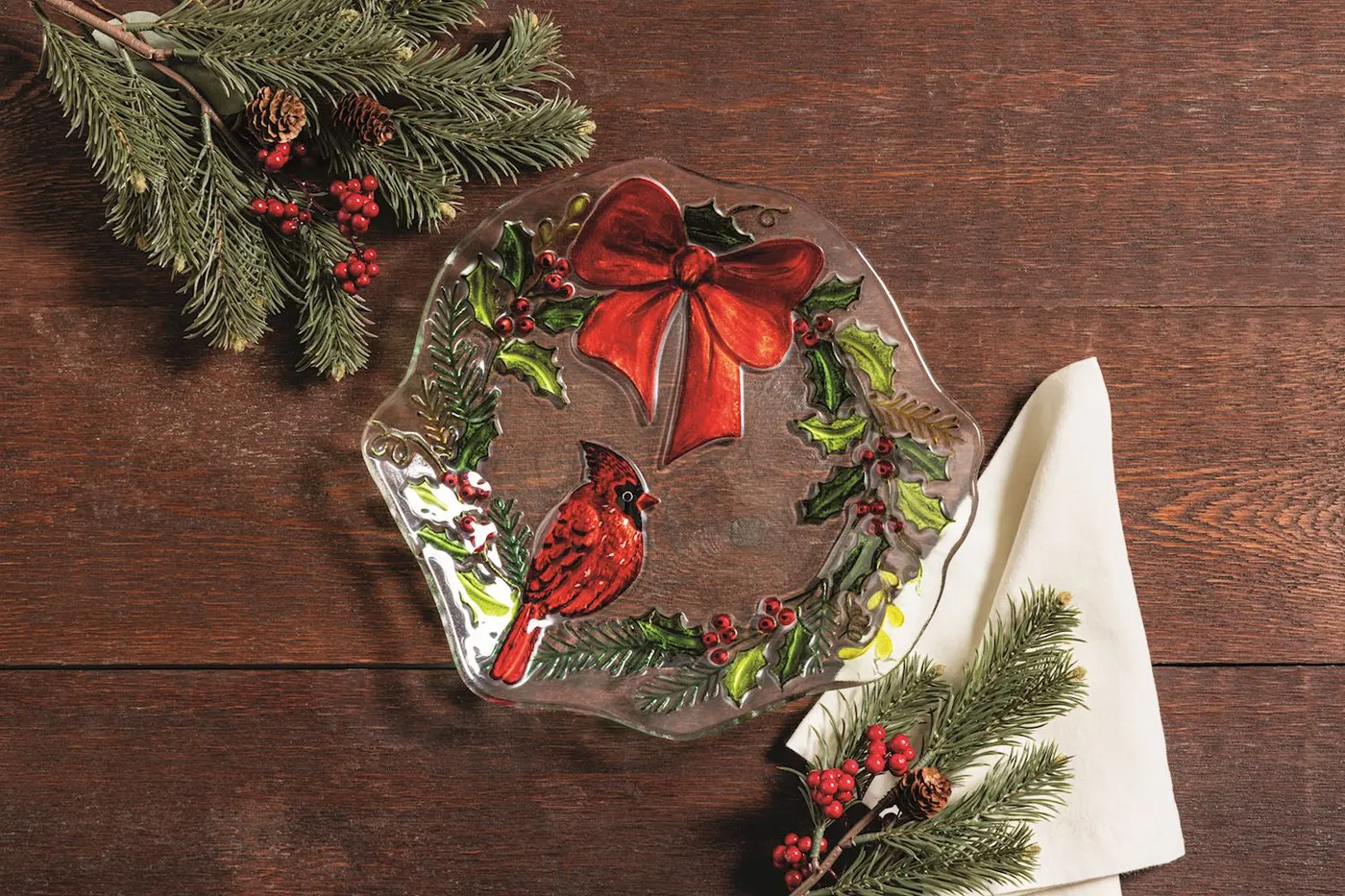 Cardinal Glass Wreath Plate