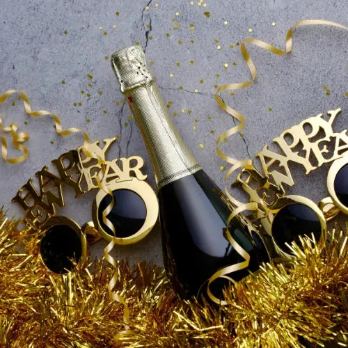 Champagne New Year's Gold Party Decorations My Favorite Mixed Metallic New Year's Eve Party Inspiration — Mint Events