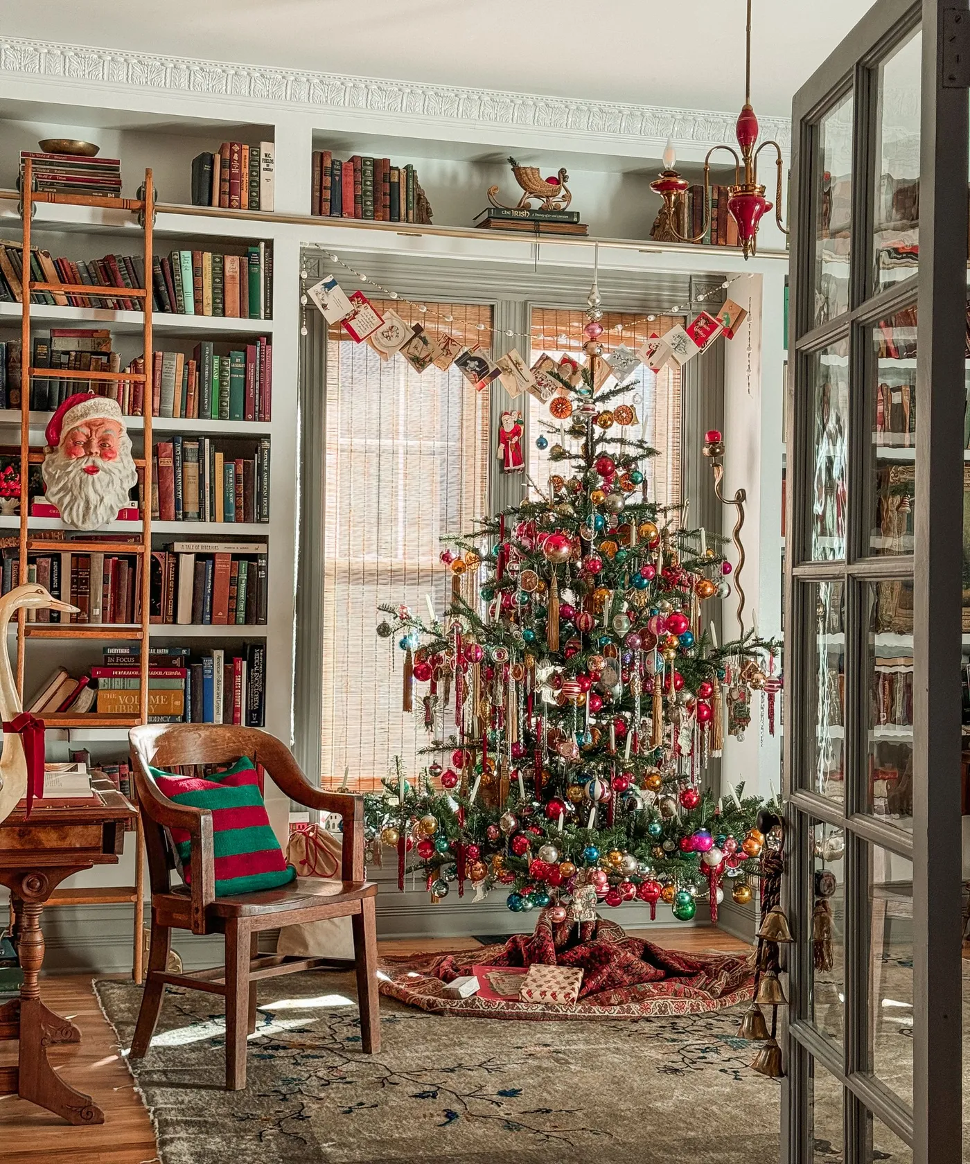 Christmas 90s Country Decor Designer-Approved Holiday Decor Themes For  Christmas 2025 Homes And Gardens