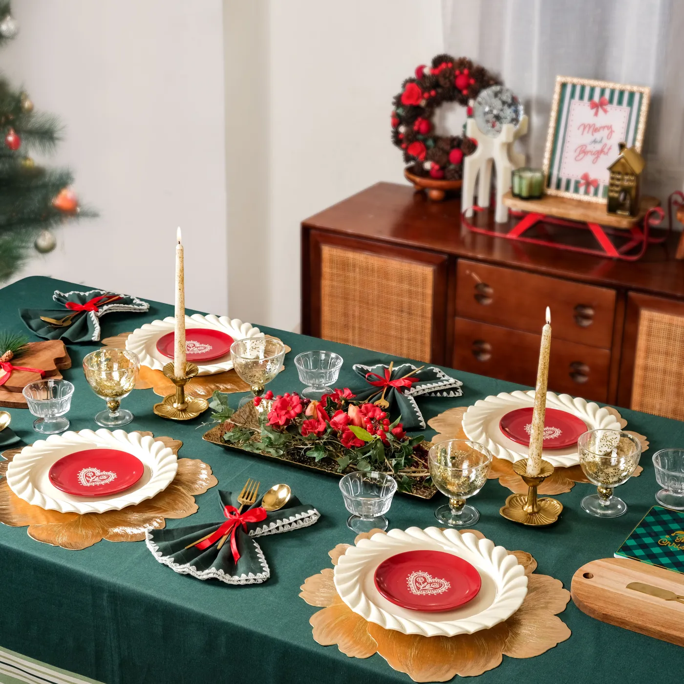 Christmas Dinner Traditions Around the World And What They Mean - Nestasia