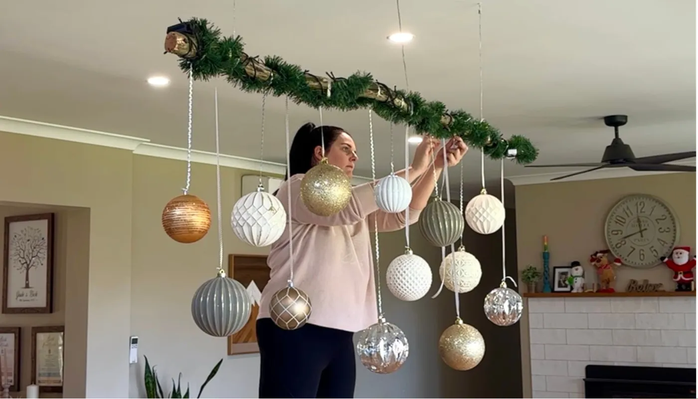 Christmas DIY: Make Your Own Hanging Table Garland