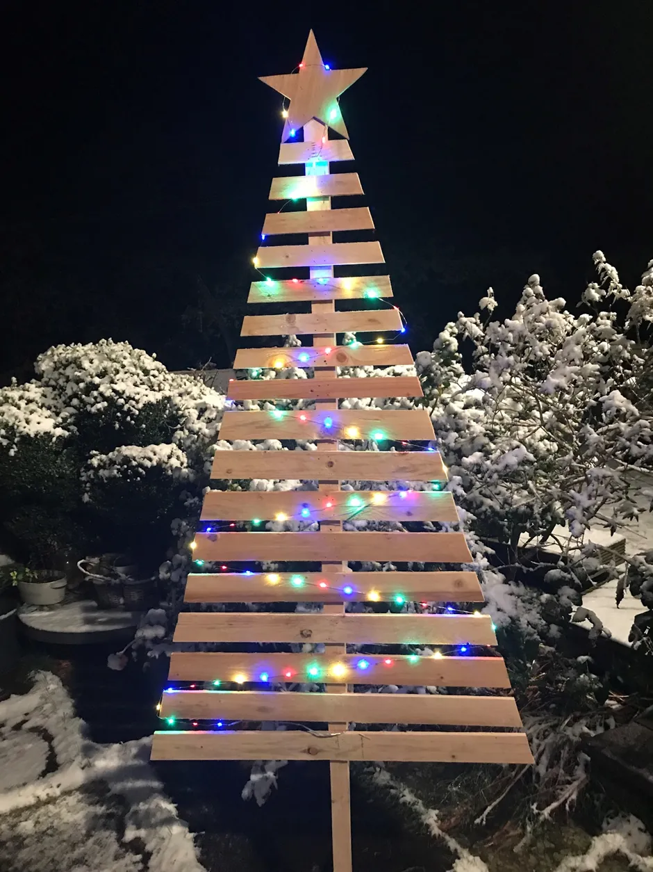 Christmas Greetings to Friends & Neighbours… via our very own Festive Tree in North Luffenham Church | North Luffenham