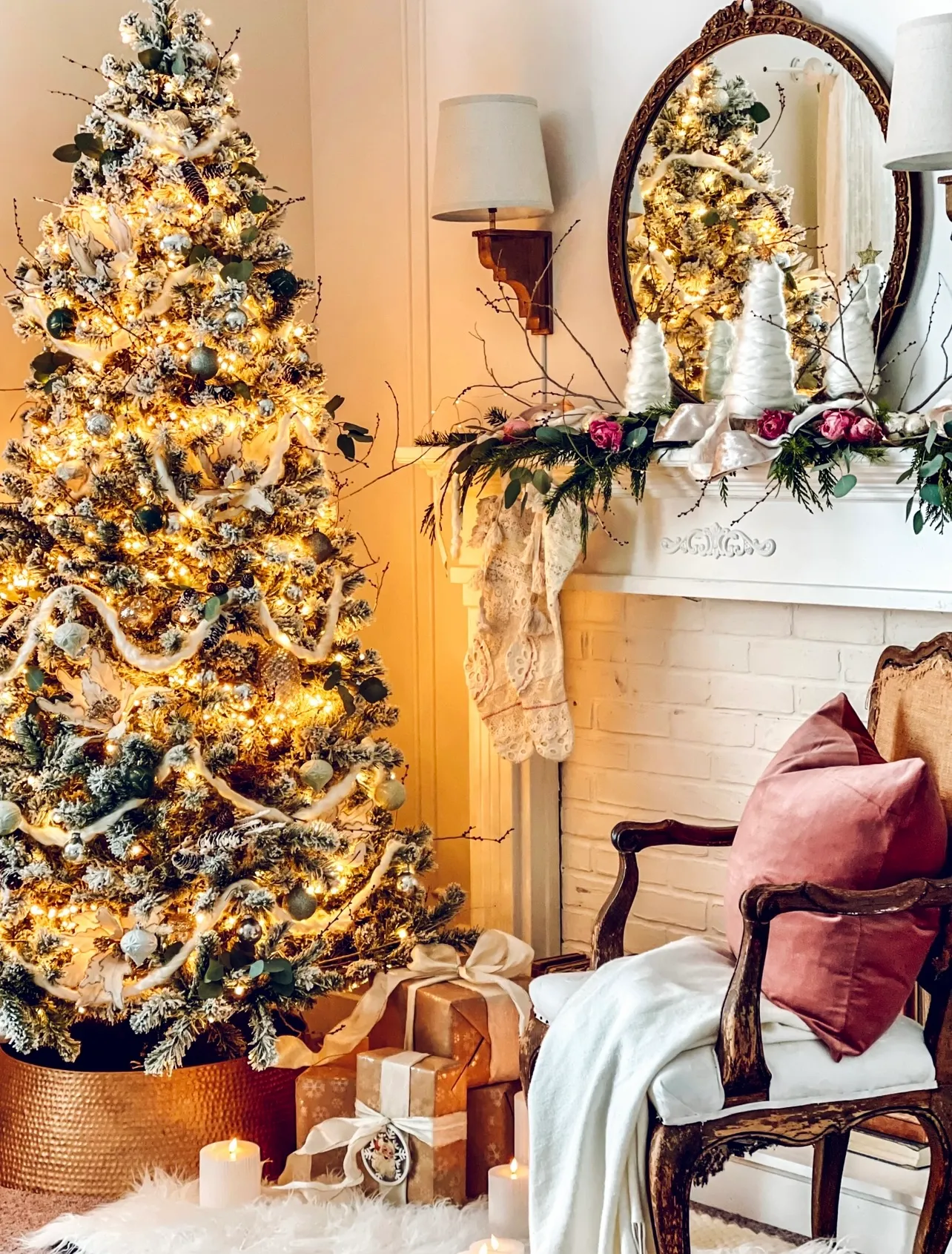 Christmas in July - Christmas mantel - LeCultivateur