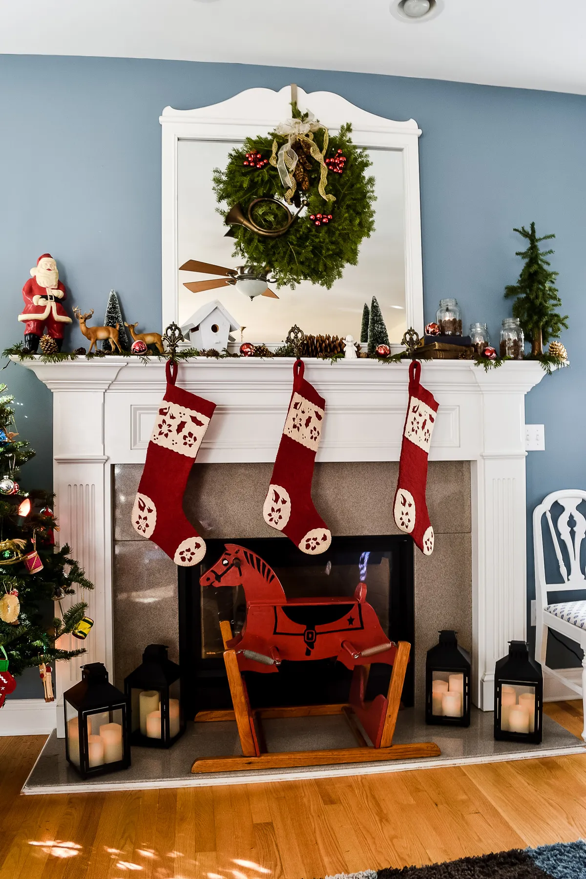 Christmas Mantel and 2018 Holiday Decor Recap - Zucchini Sisters