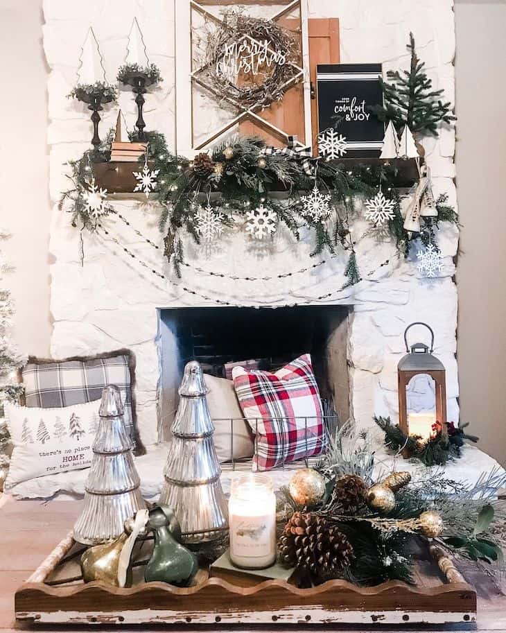 Christmas Mantel Decor Ideas - Farmhousehub