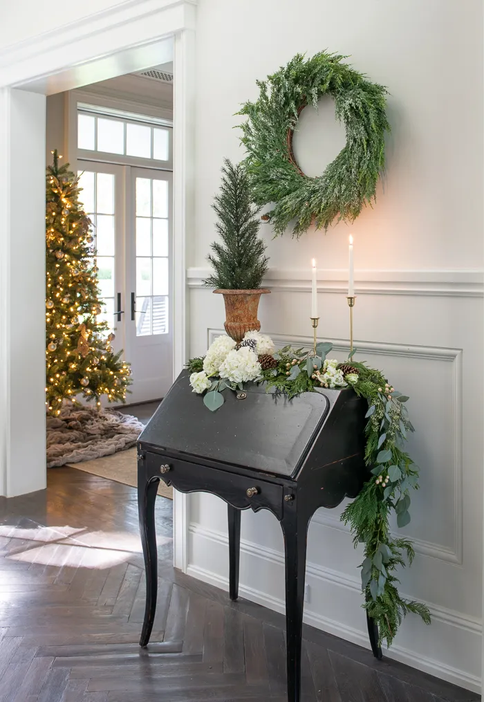 Christmas Tour with Neutrals and Warm Metallics - Sanctuary Home Decor