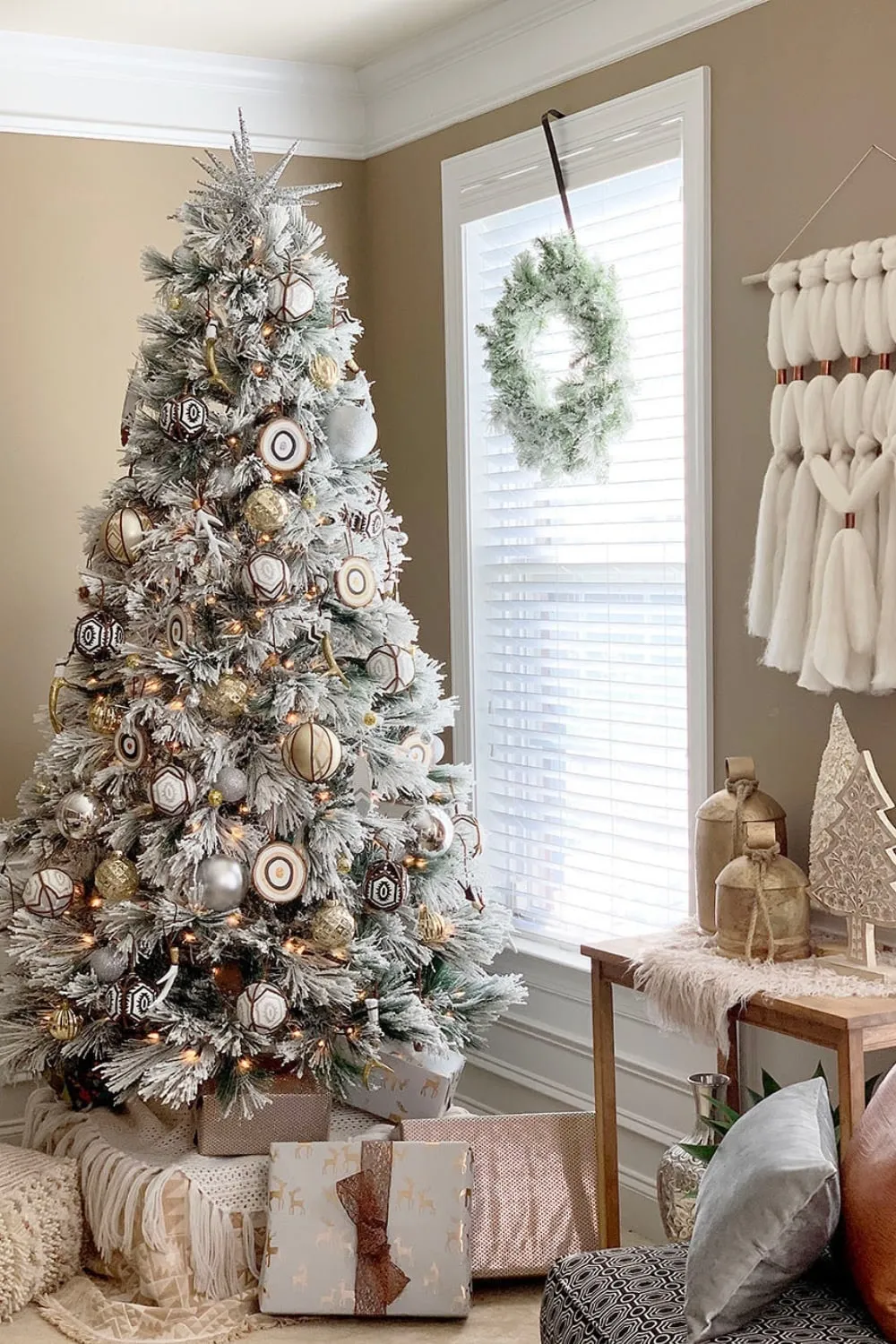 Christmas Tree |