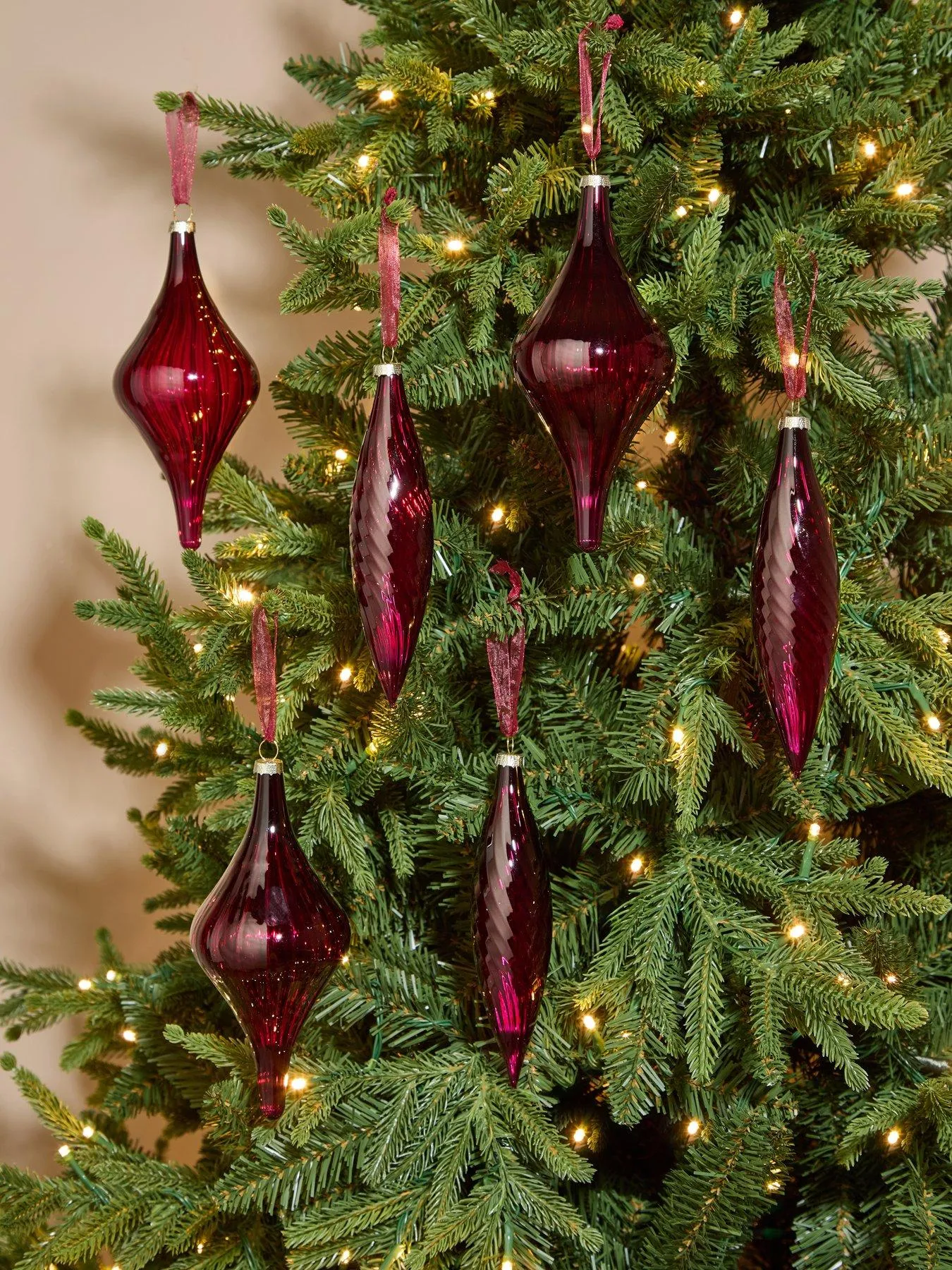 Christmas Tree Decorations | Very IE