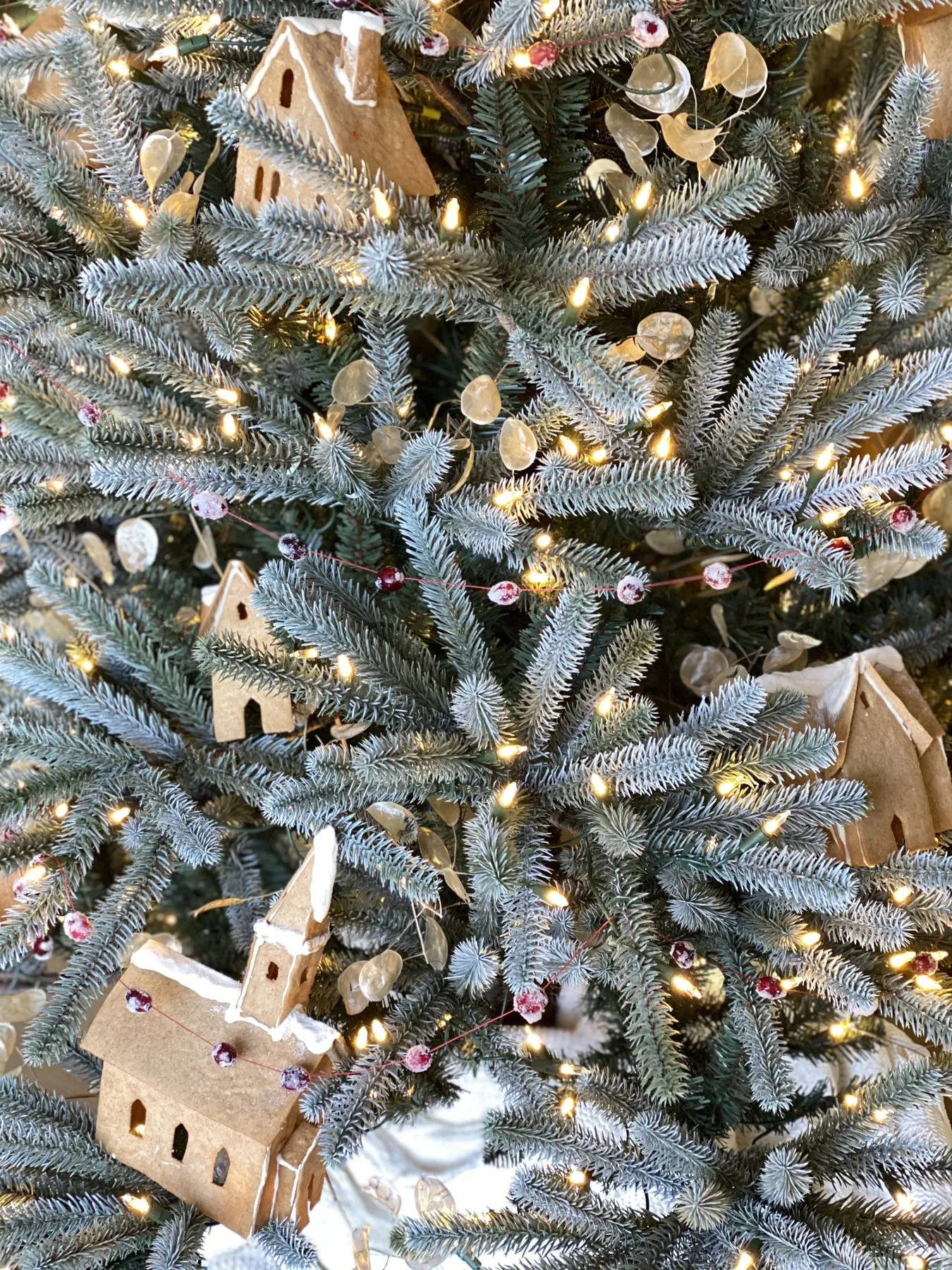 Christmas Tree with Real Gingerbread Ornaments - The Farm Chicks