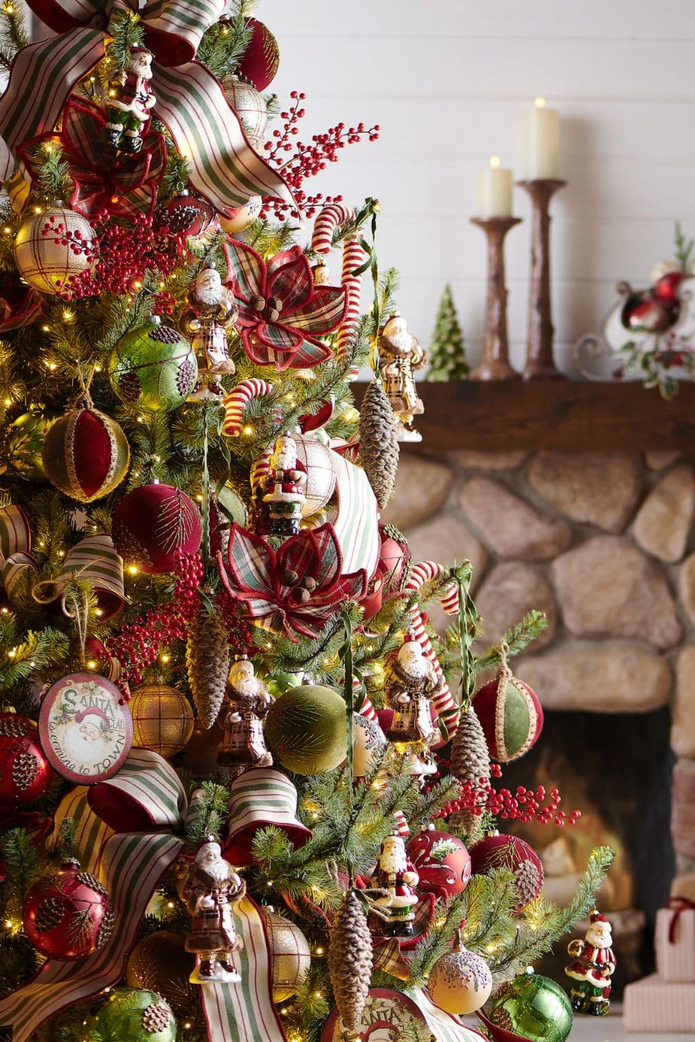 Christmas Tree With Red And Green Ornaments Christmas Trees Classic Red Green Jeannie Pence