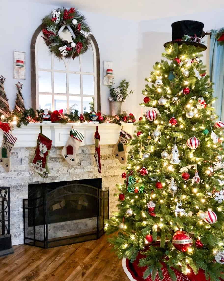 Christmas Trees 2026 Decorated With Top Hats - Tree Hat Soul High-end & Lane
