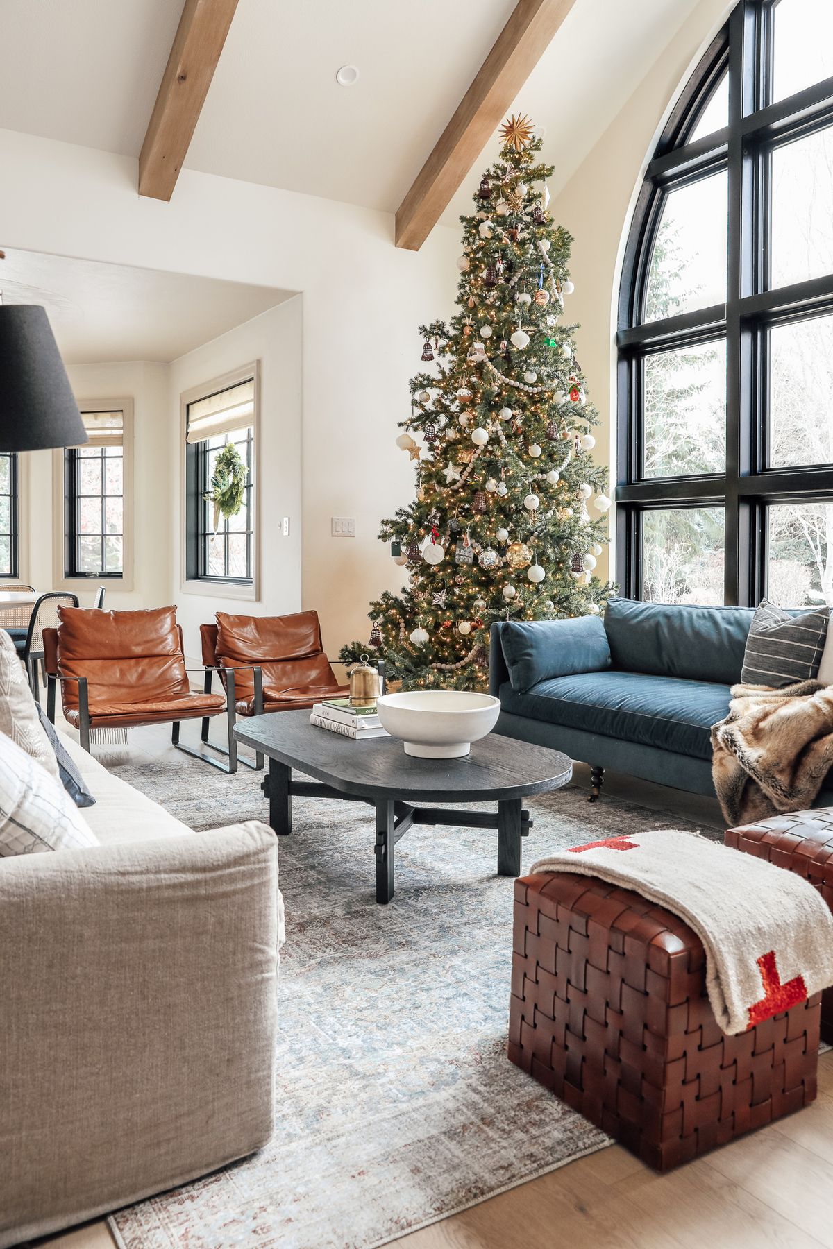 Christmas Trees are going Fast. Here are our Favorite ones! - Chris Loves  Julia
