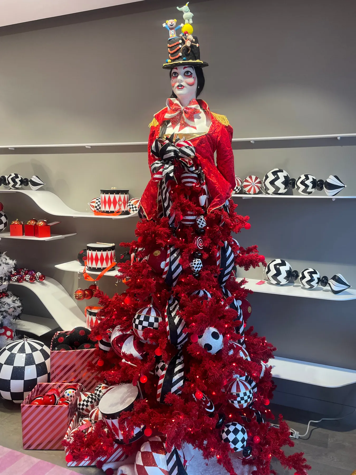 Cirque de Noel Red Velvet Ringmaster Custom Tree - Platinum – Murp Studios Inc