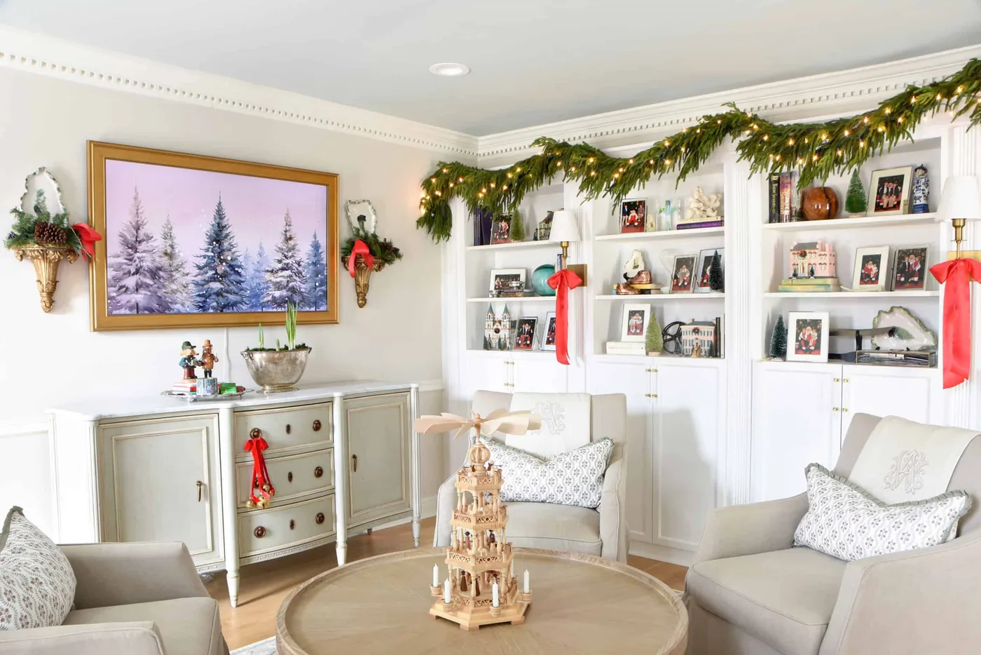 Classic Christmas Home Tour 2023 {Living Room} – Dixie Delights