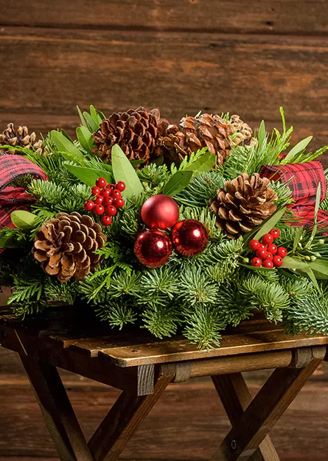 Classic Holiday Centerpiece | The Flower Alley
