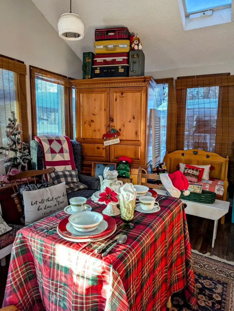 Country Cottage Christmas Tour… at Comfy Lane Cottage – Comfy Lane Cottage