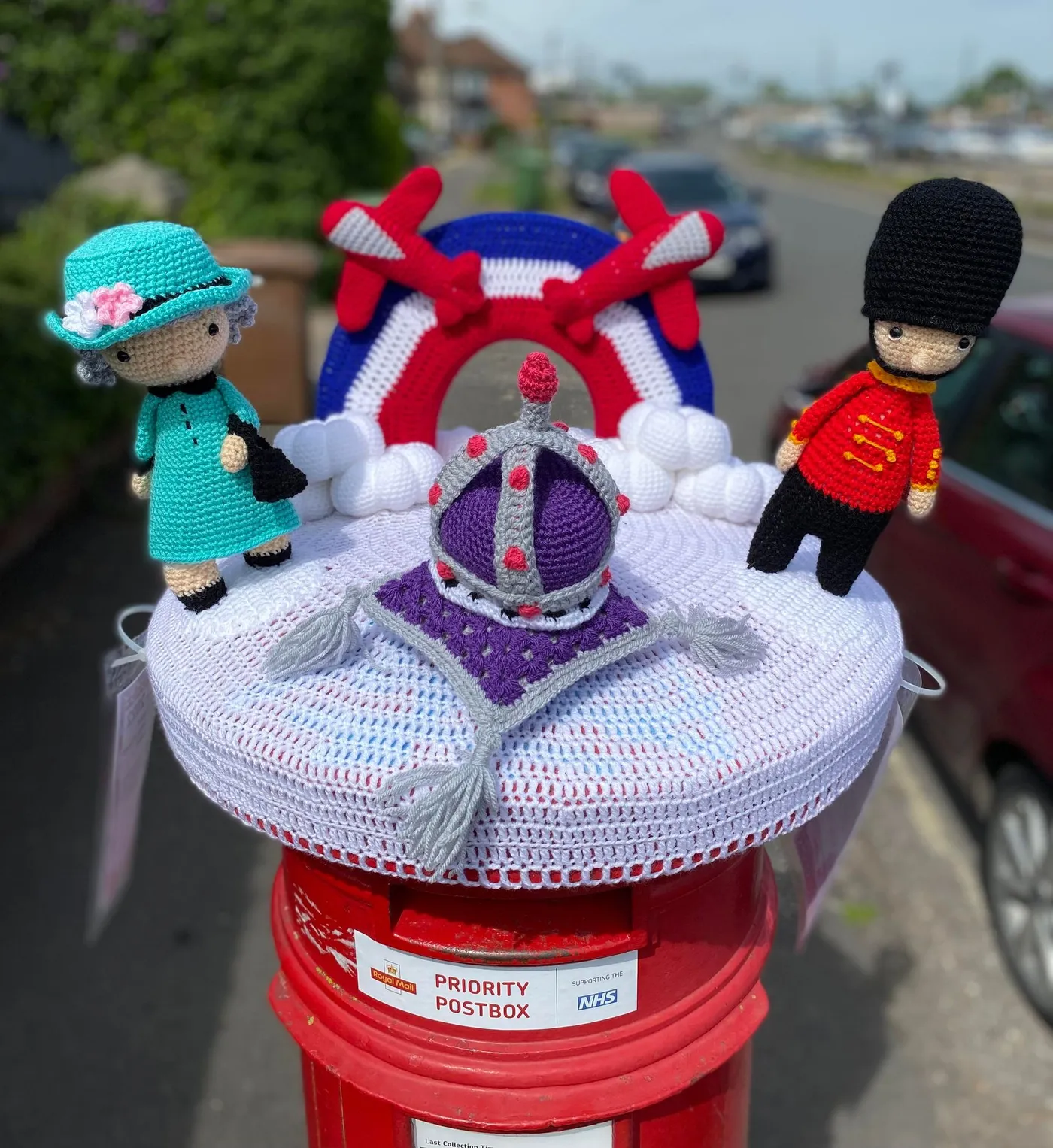 Crafters to decorate post boxes ahead of Queen's Jubilee | The Independent