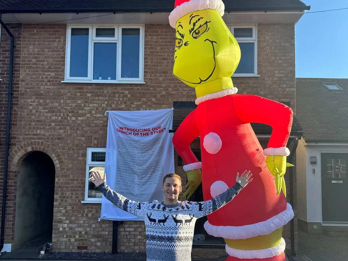 Dad hits back with 16ft Grinch after receiving furious letter over 'tacky'  decorations - My London