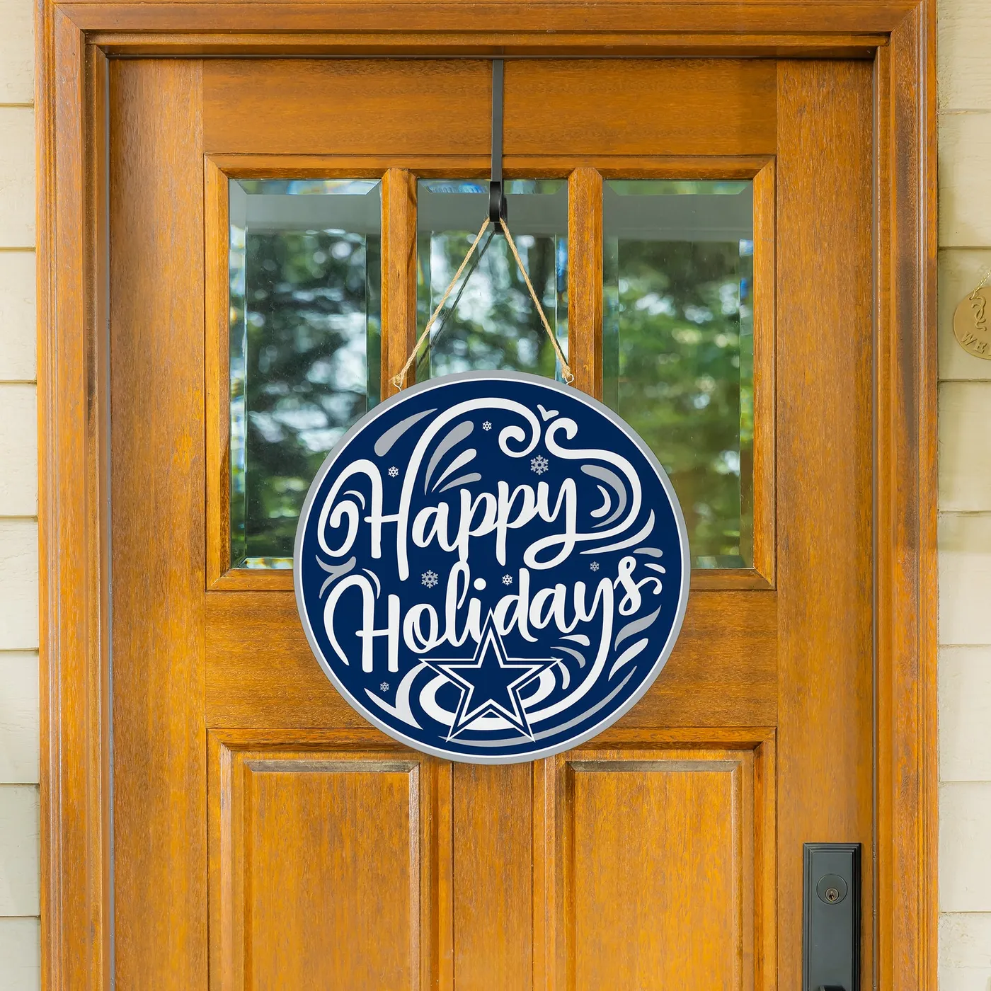 Dallas Cowboys 18' Happy Holidays Wooden Round Door Sign