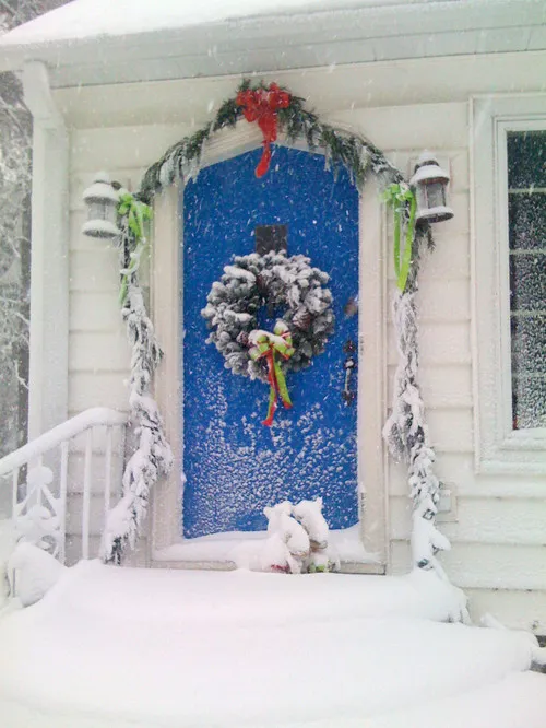 Decorating the Christmas Porch: 19 Ideas - Town & Country Living