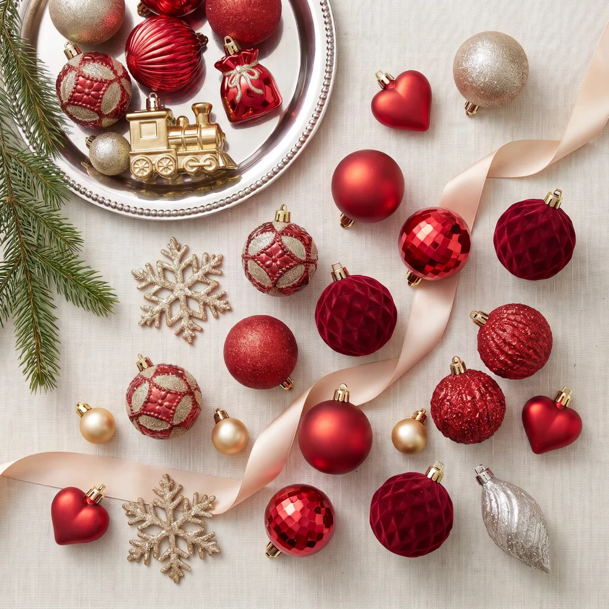Discover Unique Designs with the Classic Red & Gold Theme
