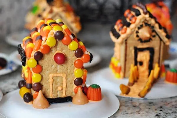 DIY haunted gingerbread houses for Halloween: Our favorite tips to make  yours extra fun
