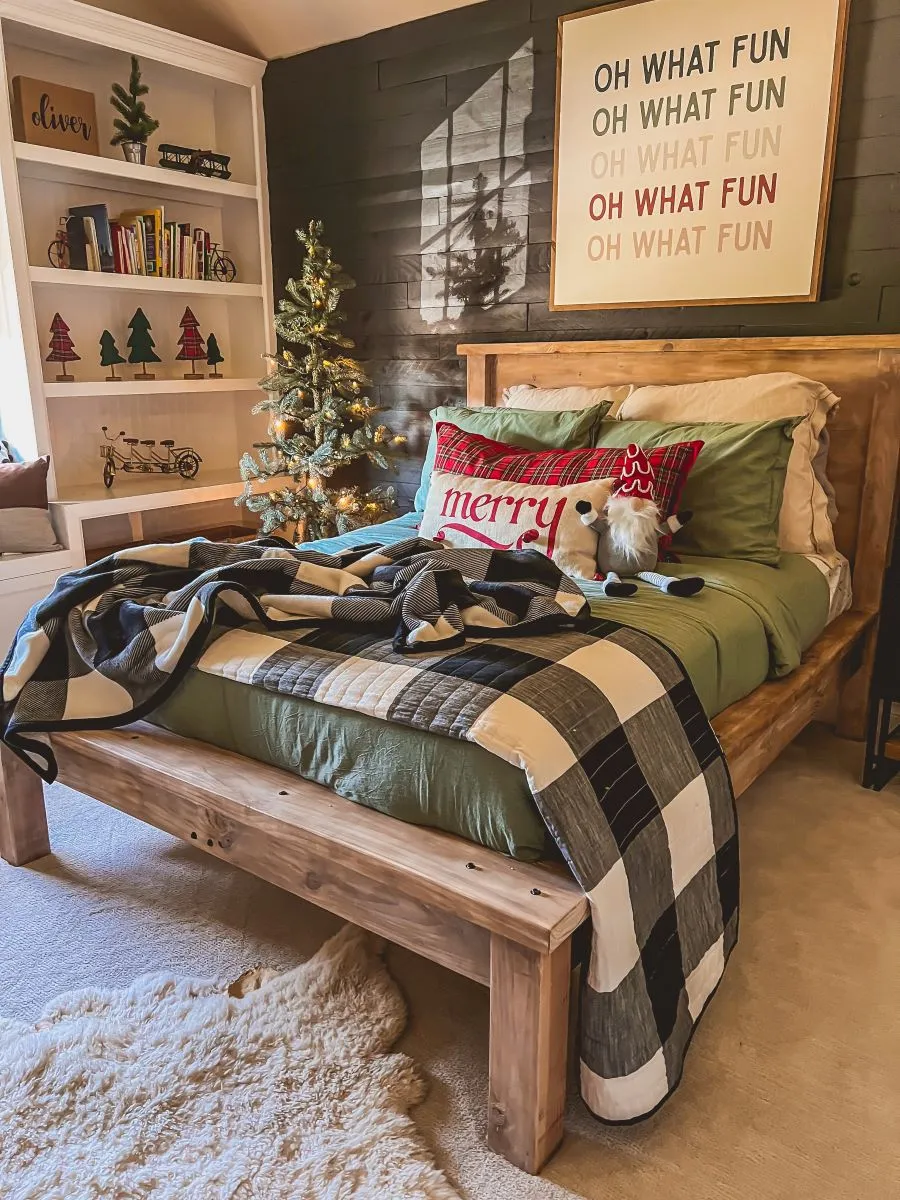 Easy and Inexpensive Ways to Decorate Bedrooms for the Holidays -