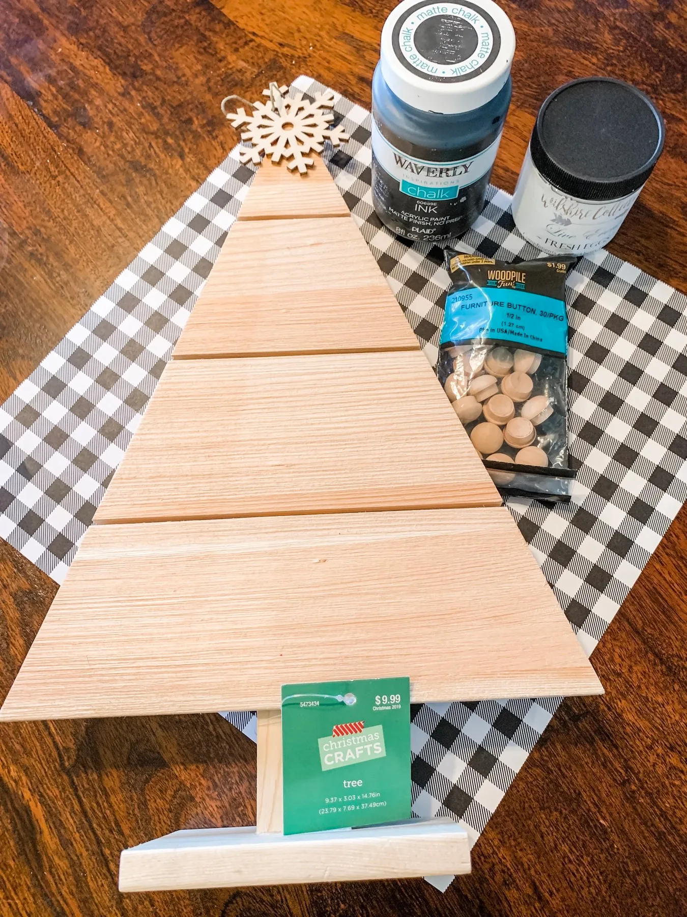 Easy DIY Pallet tree for Christmas! - Wilshire Collections
