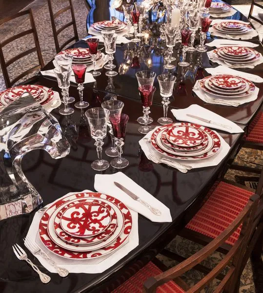 Ecomanta | Luxury Interior Design, Architecture and Lifestyle : How to  Decorate for the Holidays and How to set a dining table - Inson Wood and  Hermes