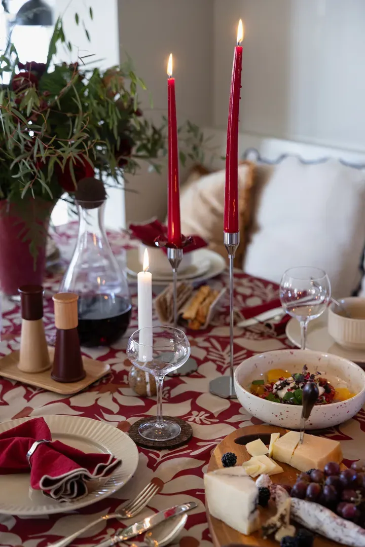 Edith tablecloth 150x280 cm, Wine red