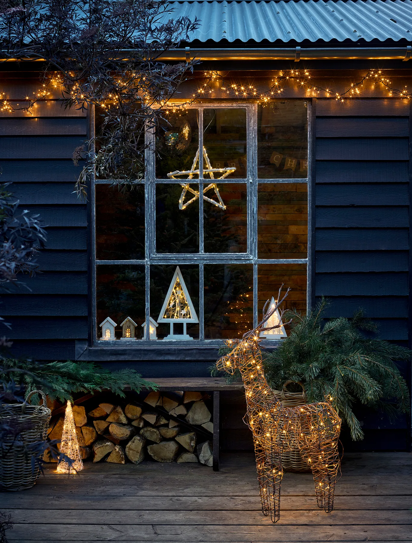 Elegant Christmas Lawn Decorations 12 Stylish Outdoor Christmas Decorations To Order For The Sparkliest Christmas Yet Real Homes