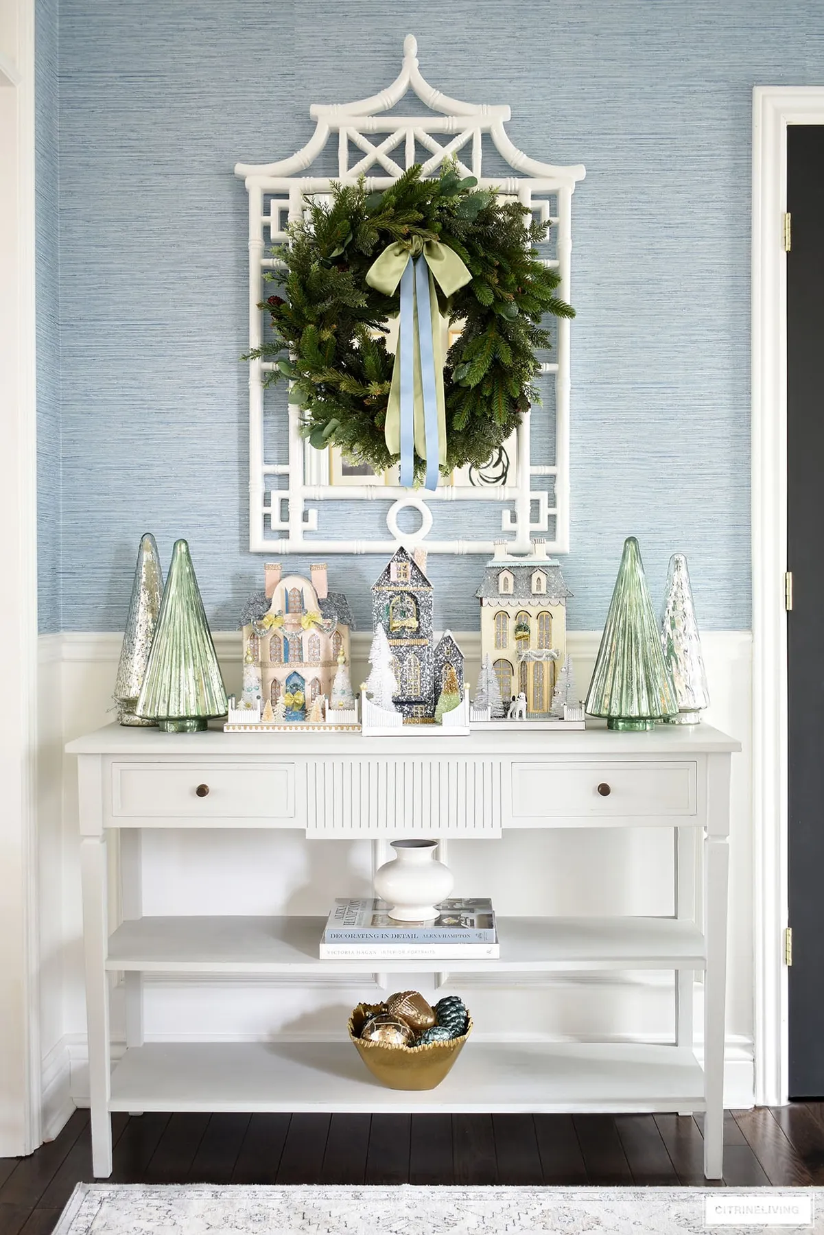 ELEGANT ENTRYWAY DECOR FOR CHRISTMAS | CitrineLiving