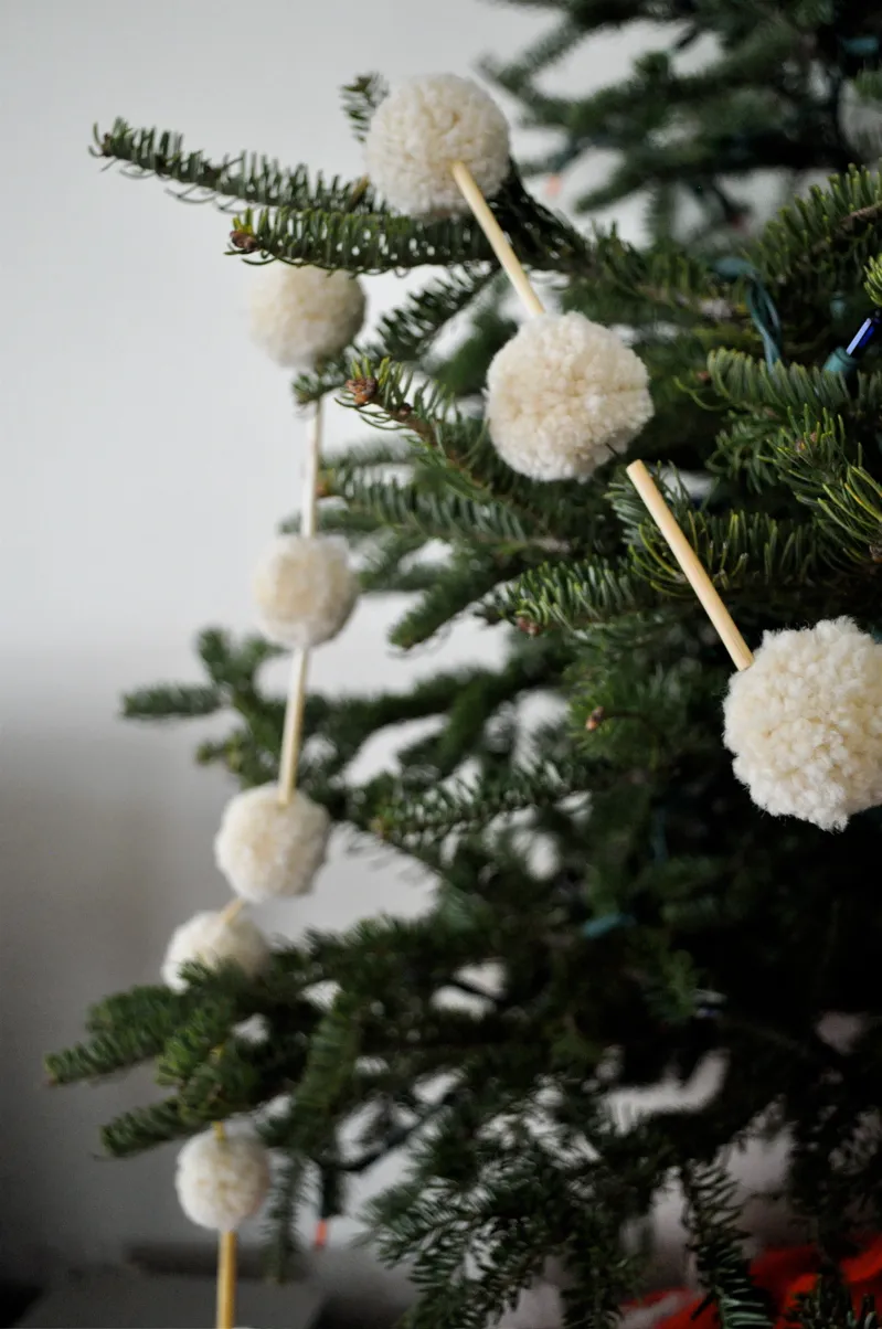 elsie marley » Blog Archive » straw and pompom garland tutorial
