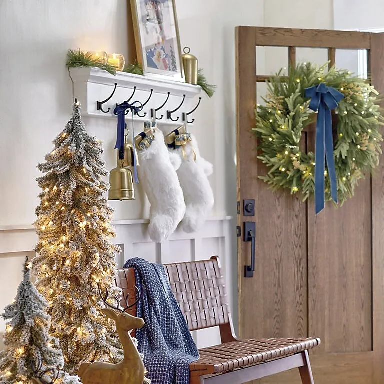 English Country Christmas Cordless Wreath, 26' | Grandin Road