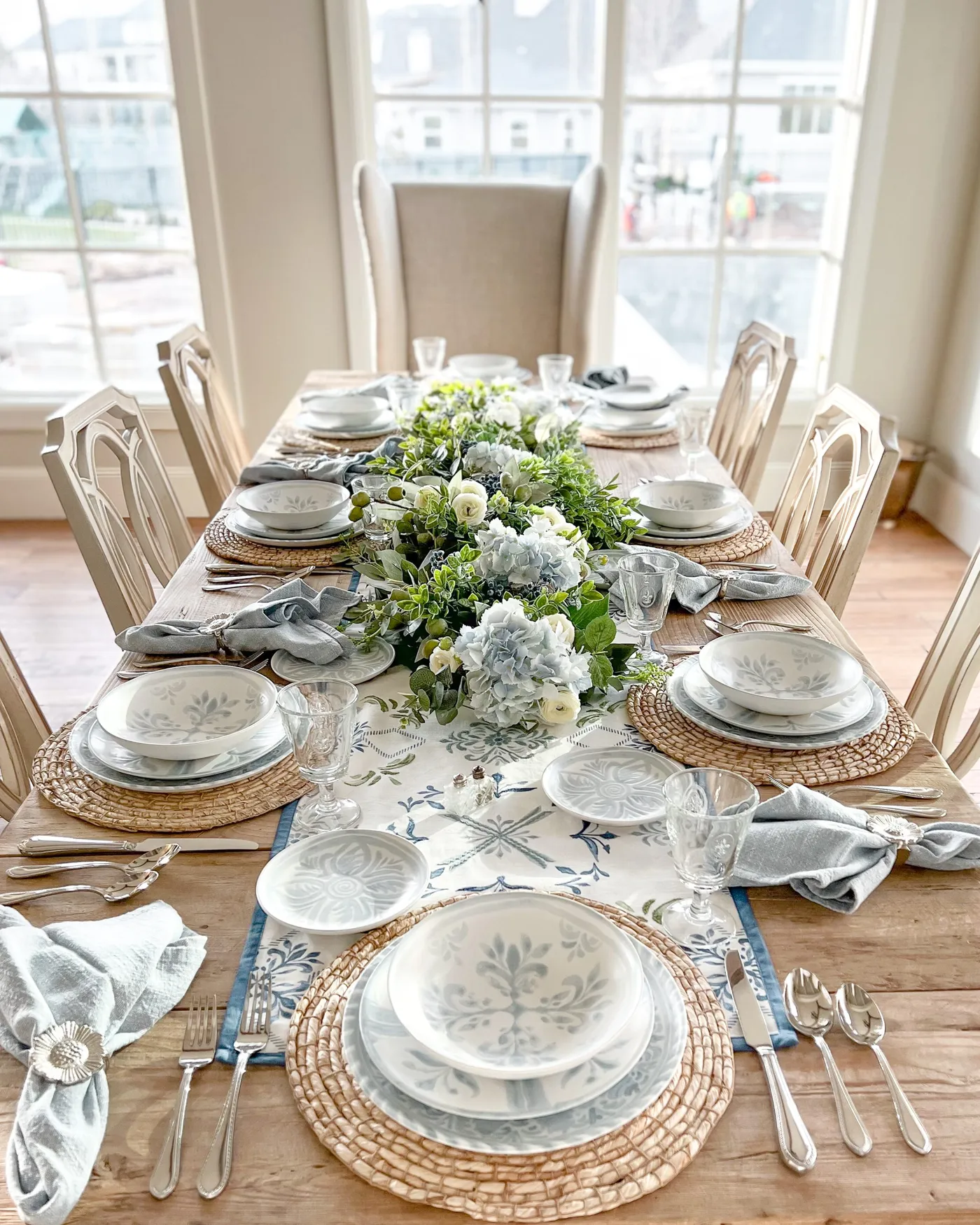 Entertaining Ideas, Tablescapes, Hosting, Party Themes, and more.