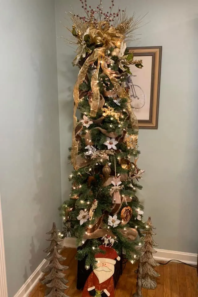 Equestrian Christmas Trees for Horse Lovers - The Plaid Horse Magazine