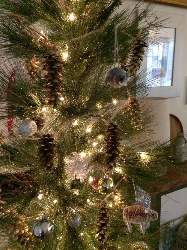 Evergreen & Pinecone Garland DIY — My Simply Simple