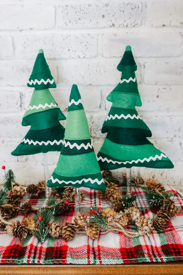 Fabric Christmas Tree Pattern Tree Green Craft Fabrics The Pursuit Of  Happiness: Festive Stuffed Christmas Trees