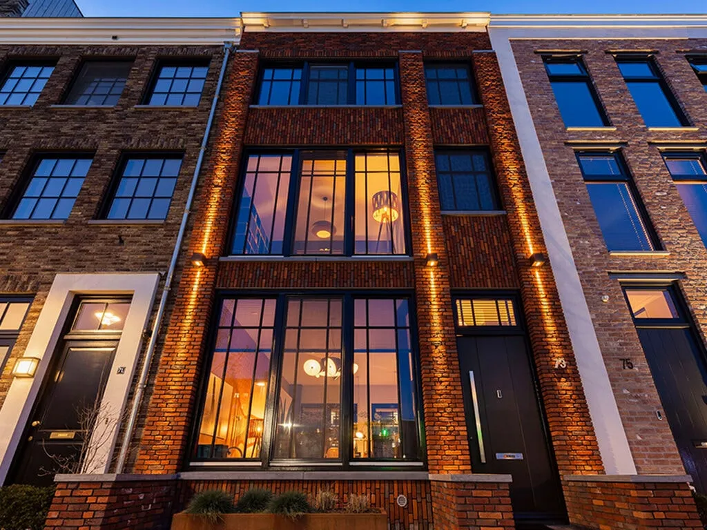 Facade Lighting – Aura Illumination
