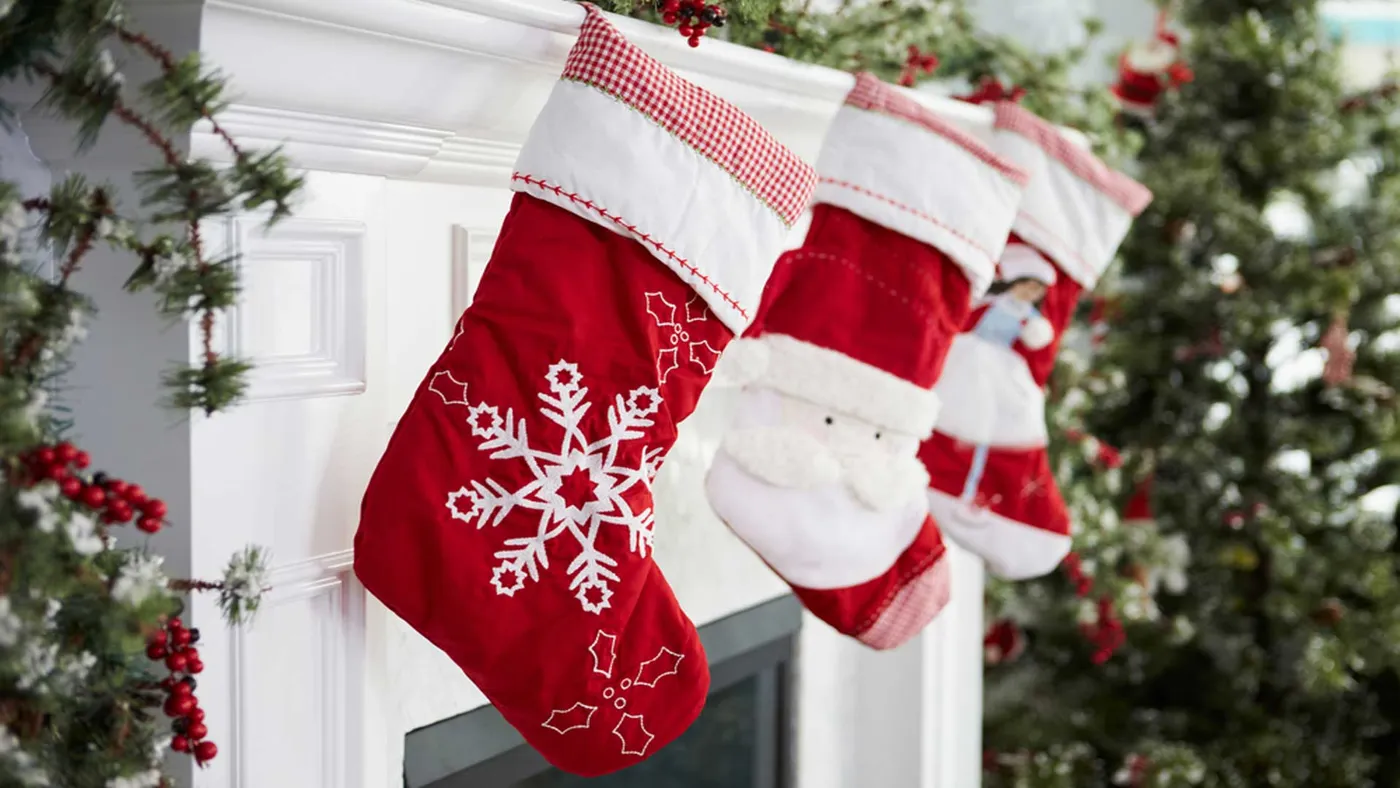 Fireplace Mantel Decor For Christmas - Home Tips for Women