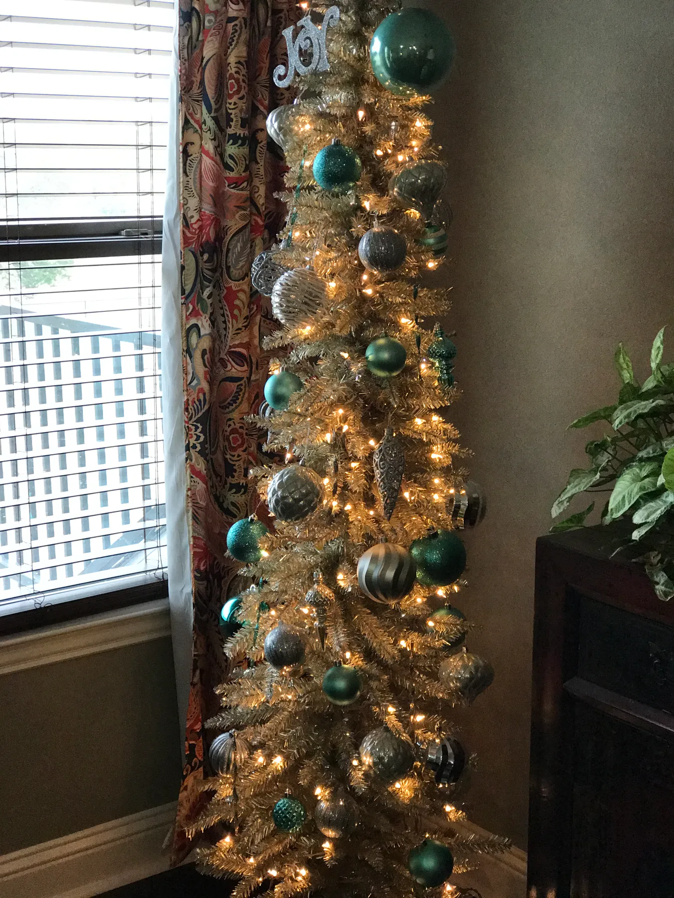 Four Unique Blue and Silver Christmas Tree Decor Ideas | Courtney Warren  Home