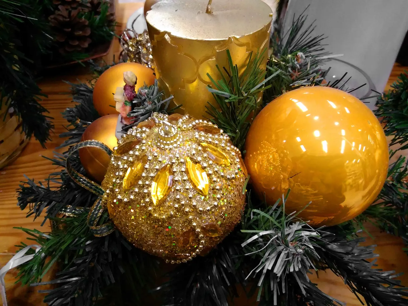 Free picture: Christmas decoration close-up of shiny luxury candles