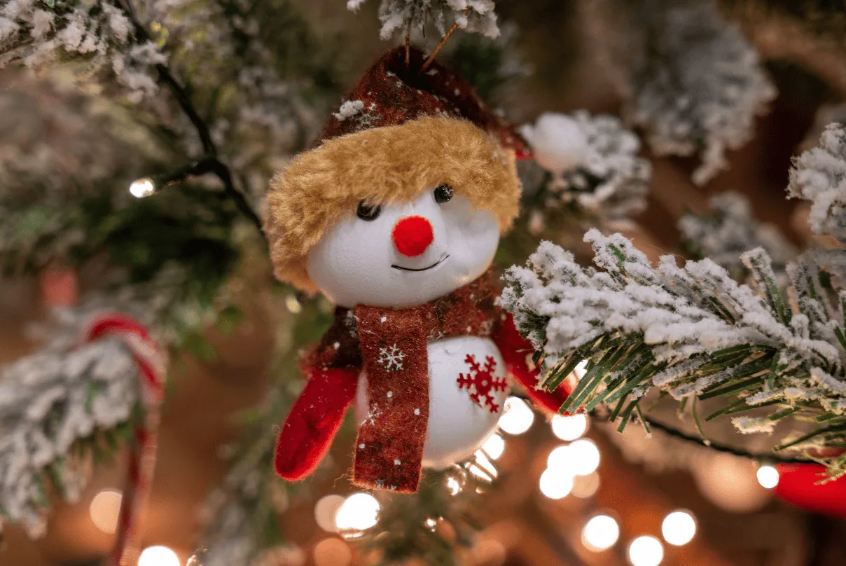 Full Artificial Christmas Trees for a Festive Home - Home Tour Network